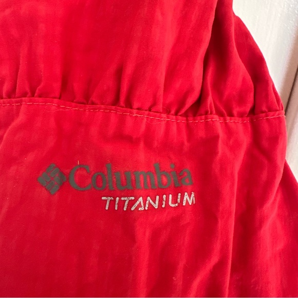 Columbia Women’s Omni Tech Titanium Windbreaker Jacket Red Size: Large - Picture 7 of 12